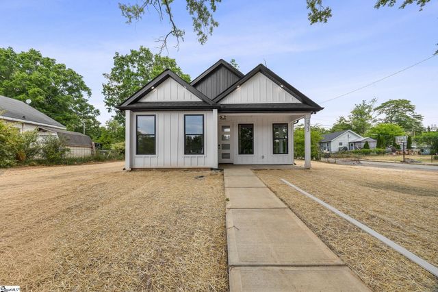 223 Oak Street, Clinton, SC 29325