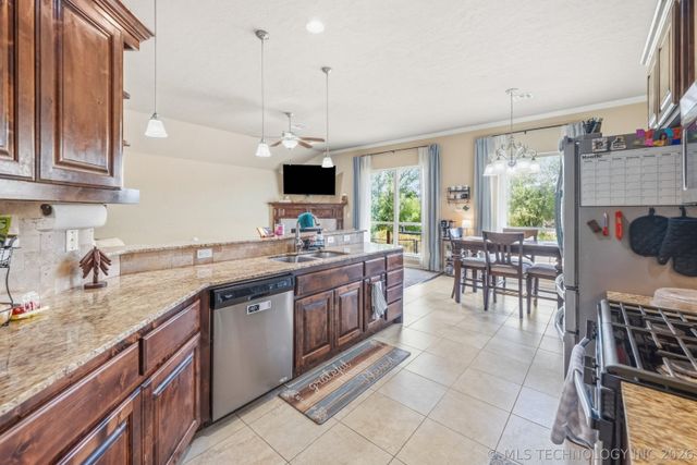 25420 Stonebridge Parkway, Claremore, OK 74019