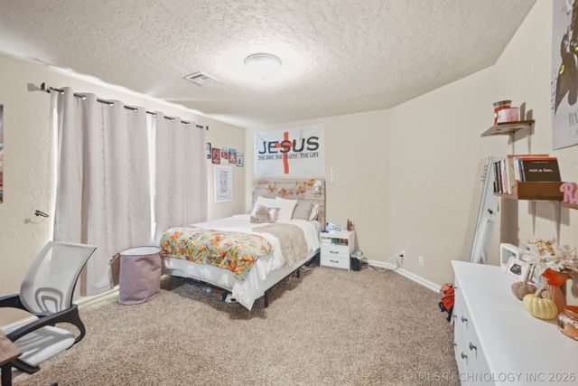 25420 Stonebridge Parkway, Claremore, OK 74019