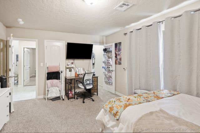 25420 Stonebridge Parkway, Claremore, OK 74019