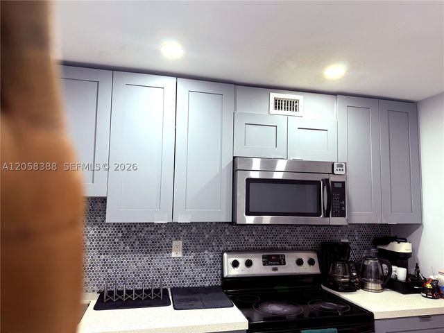 1800 Sans Souci Blvd 336, North Miami, FL 33181