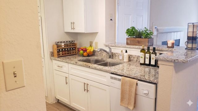 5530 CHRISHIRE WAY D107, Orlando, FL 32822