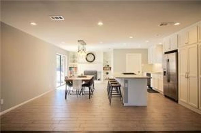 2339 Rockyglen Drive, Dallas, TX 75228