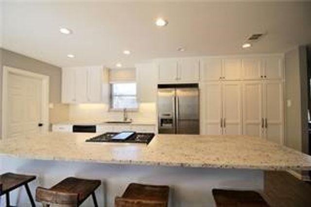 2339 Rockyglen Drive, Dallas, TX 75228