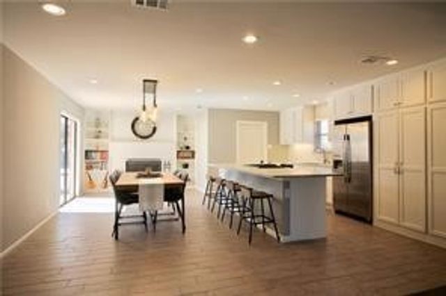 2339 Rockyglen Drive, Dallas, TX 75228