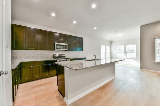 3915 Sugardale Street, Baytown, TX 77521