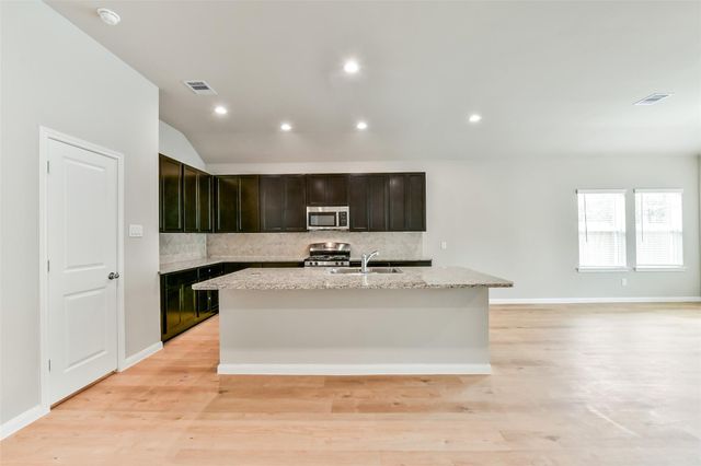 3915 Sugardale Street, Baytown, TX 77521