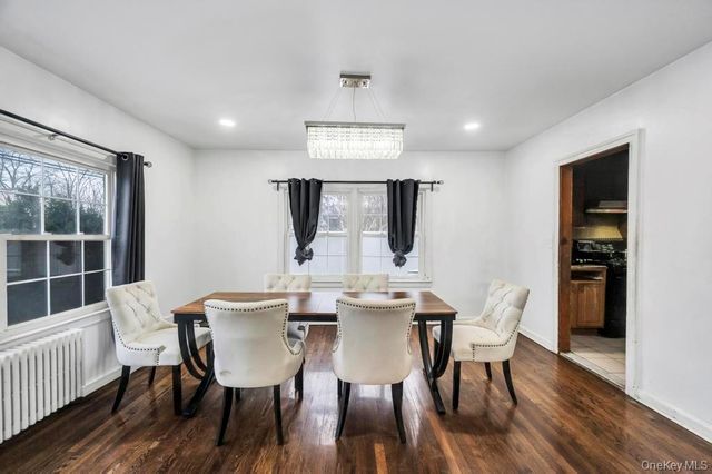 212 Bergen Court, Copiague, NY 11726