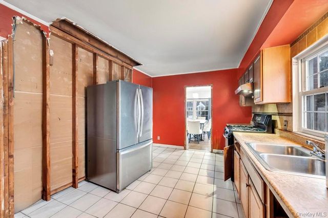 212 Bergen Court, Copiague, NY 11726