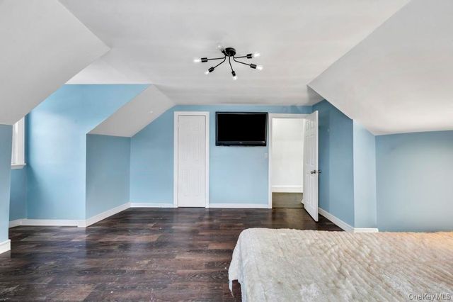 212 Bergen Court, Copiague, NY 11726