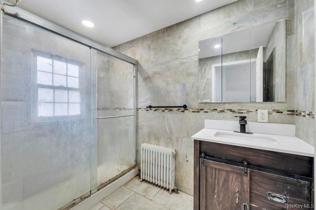 212 Bergen Court, Copiague, NY 11726