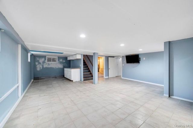 212 Bergen Court, Copiague, NY 11726