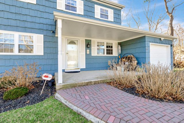 144 Oak Street, Medford, NY 11763