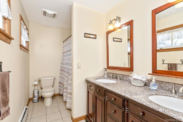 144 Oak Street, Medford, NY 11763