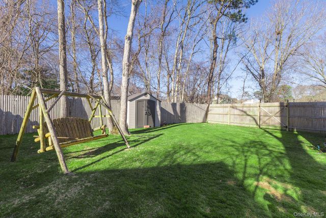 144 Oak Street, Medford, NY 11763