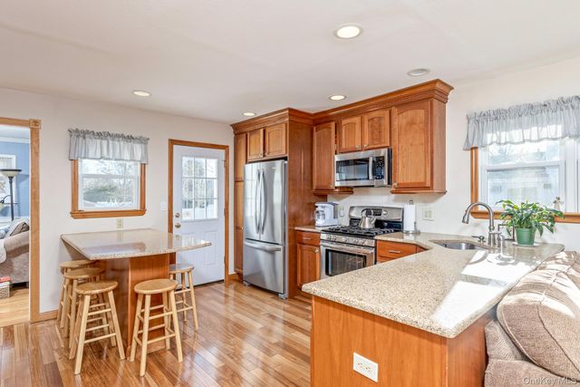 144 Oak Street, Medford, NY 11763