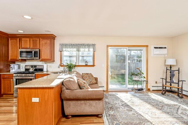 144 Oak Street, Medford, NY 11763