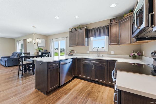 1851 Meadowsweet Parkway, Fort Wayne, IN 46808