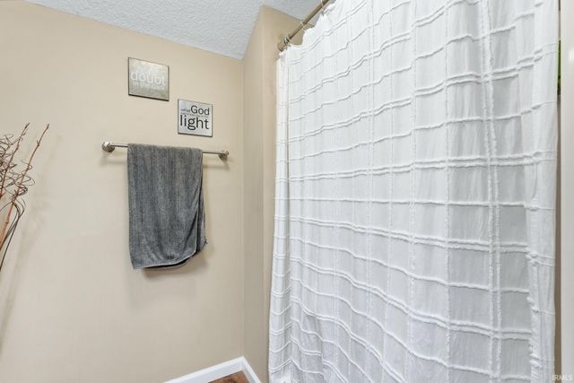 1851 Meadowsweet Parkway, Fort Wayne, IN 46808