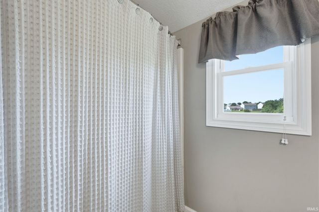 1851 Meadowsweet Parkway, Fort Wayne, IN 46808