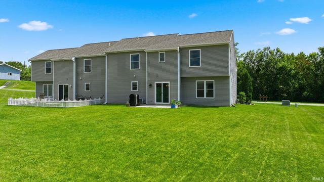1851 Meadowsweet Parkway, Fort Wayne, IN 46808