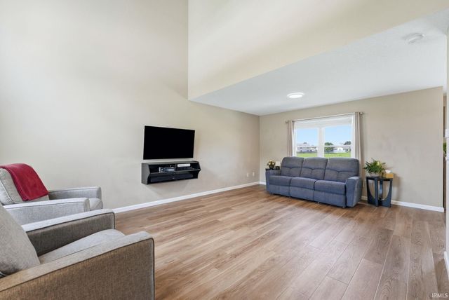 1851 Meadowsweet Parkway, Fort Wayne, IN 46808