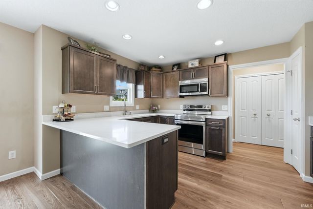 1851 Meadowsweet Parkway, Fort Wayne, IN 46808