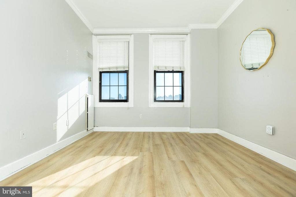 Image 19 of property listing at 1 E CHASE ST #712, Baltimore, MD 21202