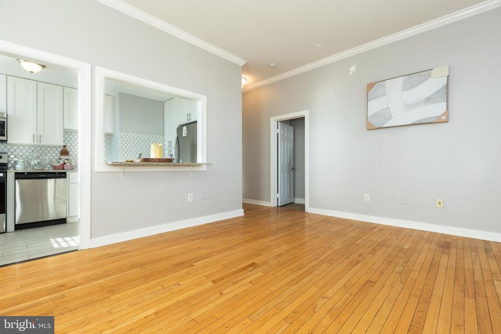 Image 24 of property listing at 1 E CHASE ST #712, Baltimore, MD 21202