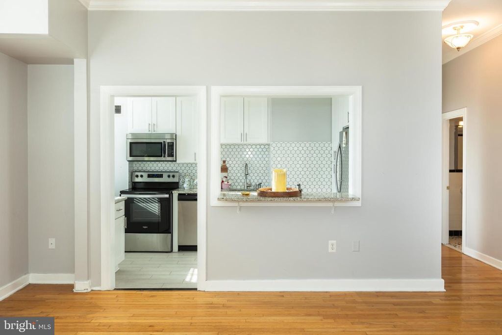 Image 25 of property listing at 1 E CHASE ST #712, Baltimore, MD 21202