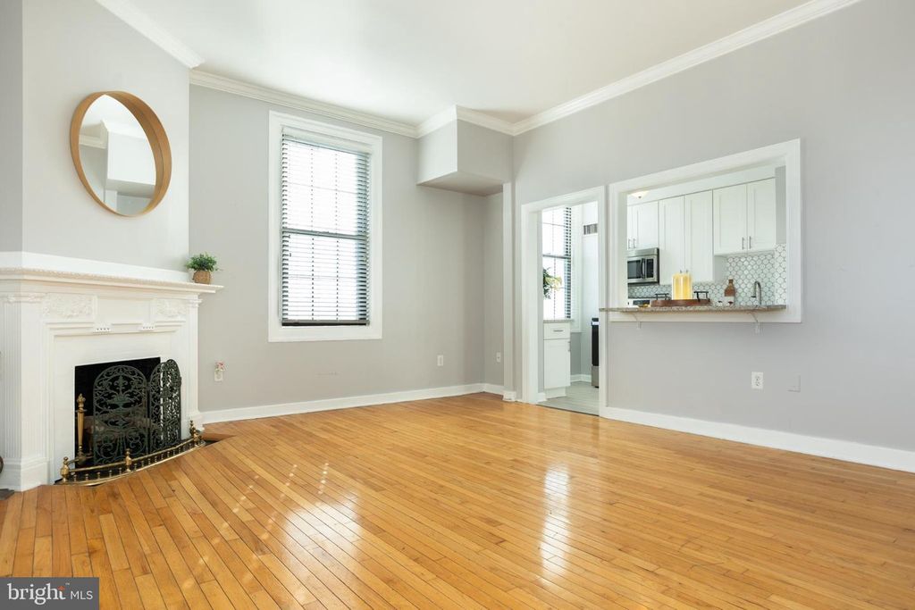 Image 28 of property listing at 1 E CHASE ST #712, Baltimore, MD 21202