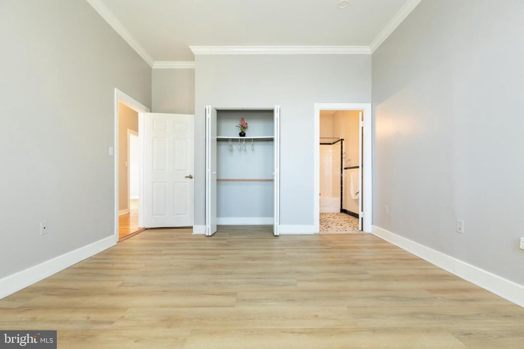 Image 35 of property listing at 1 E CHASE ST #712, Baltimore, MD 21202