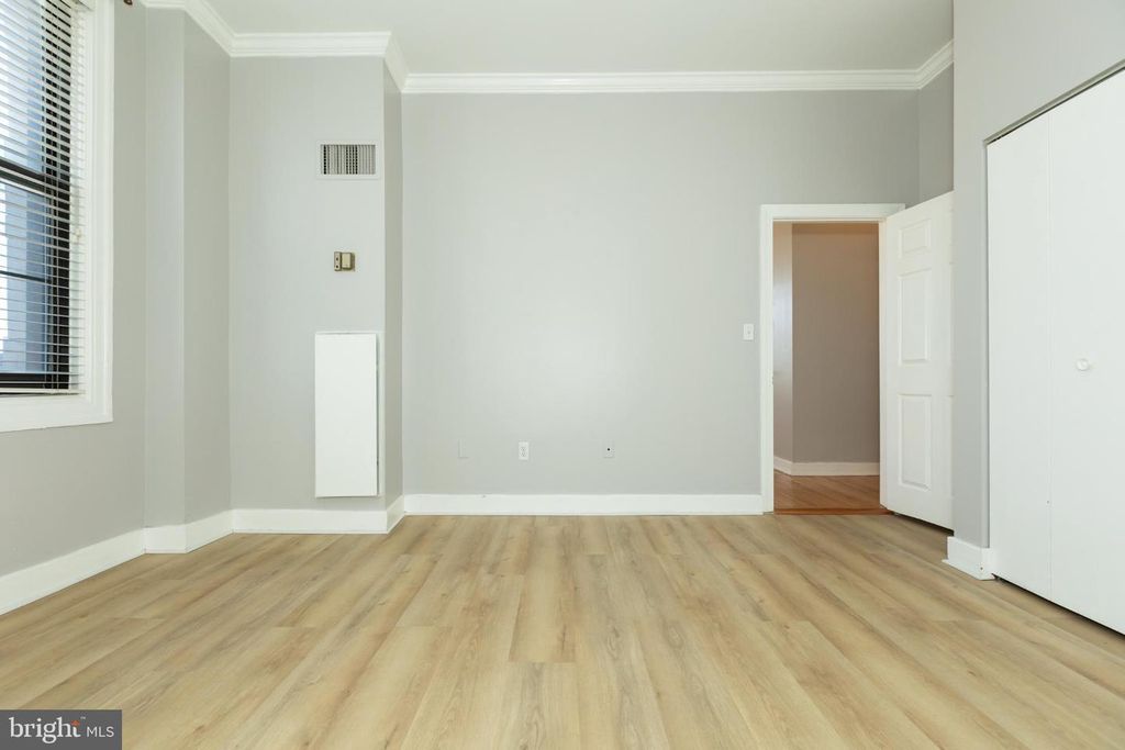 Image 37 of property listing at 1 E CHASE ST #712, Baltimore, MD 21202