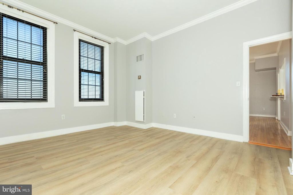 Image 38 of property listing at 1 E CHASE ST #712, Baltimore, MD 21202
