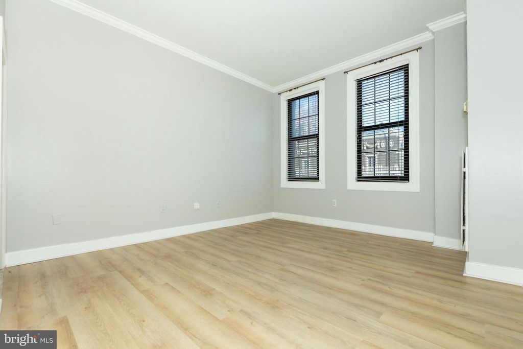 Image 40 of property listing at 1 E CHASE ST #712, Baltimore, MD 21202