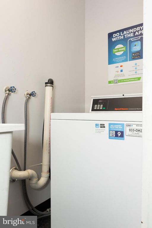 Image 41 of property listing at 1 E CHASE ST #712, Baltimore, MD 21202