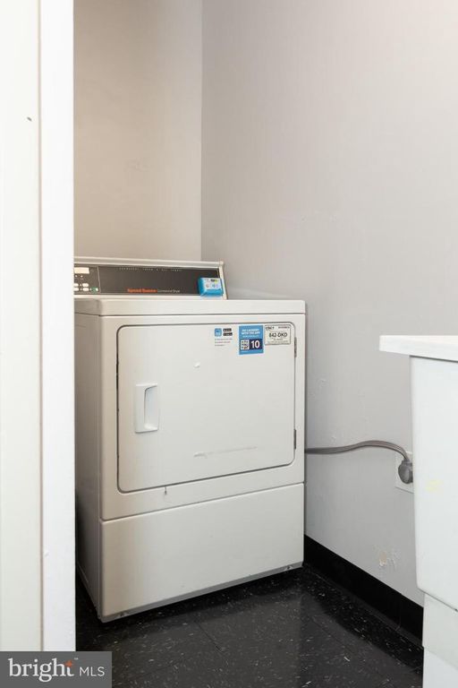 Image 42 of property listing at 1 E CHASE ST #712, Baltimore, MD 21202