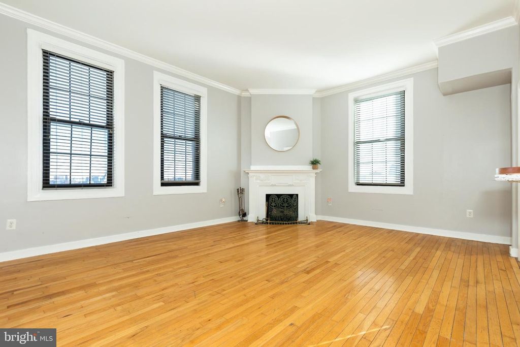 Image 6 of property listing at 1 E CHASE ST #712, Baltimore, MD 21202