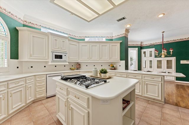 36 Champions Bend Circle, Houston, TX 77069