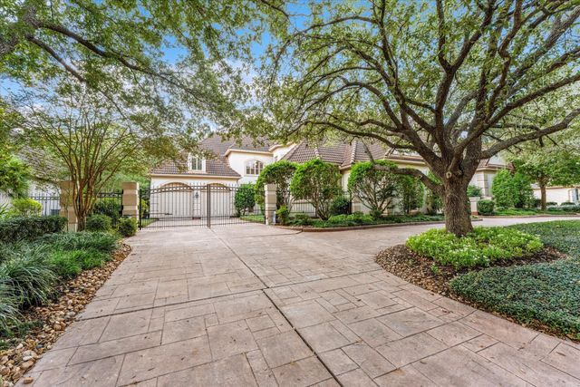36 Champions Bend Circle, Houston, TX 77069