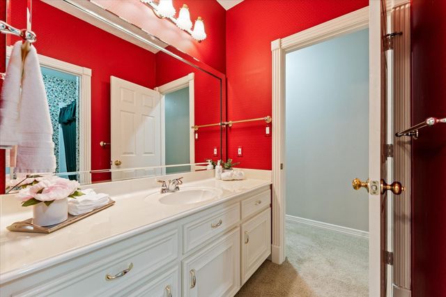 36 Champions Bend Circle, Houston, TX 77069