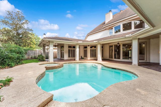 36 Champions Bend Circle, Houston, TX 77069