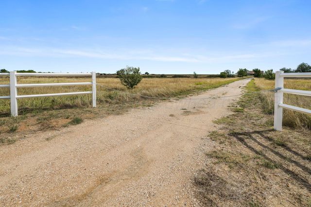 915 S Tignor Street, Pampa, TX 79065