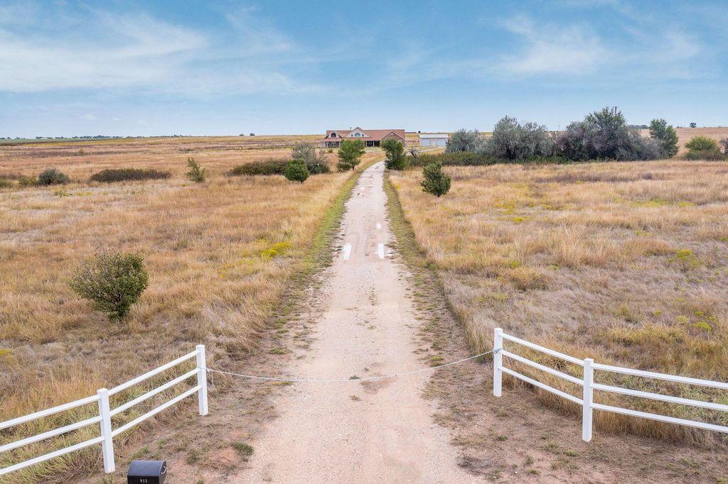 915 S Tignor Street, Pampa, TX 79065
