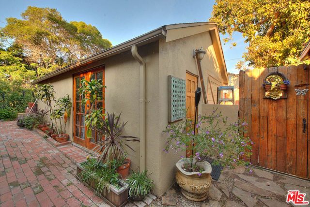 305 W Ellis Avenue, Inglewood, CA 90302