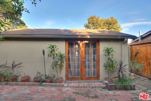 305 W Ellis Avenue, Inglewood, CA 90302