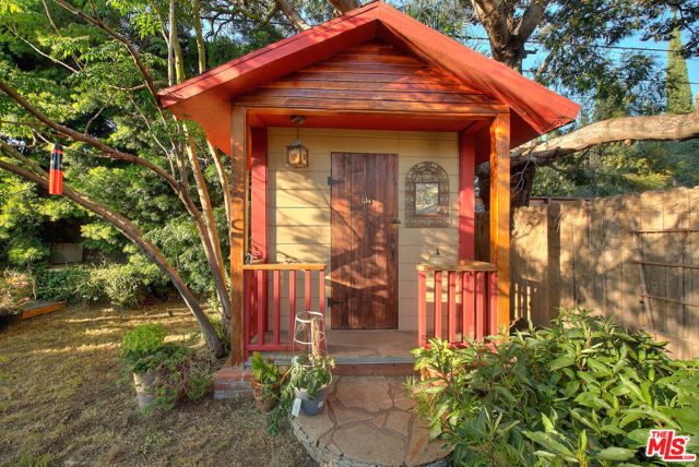 305 W Ellis Avenue, Inglewood, CA 90302