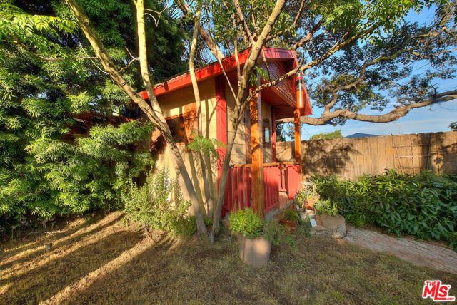 305 W Ellis Avenue, Inglewood, CA 90302