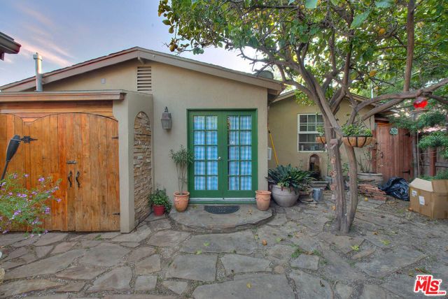 305 W Ellis Avenue, Inglewood, CA 90302