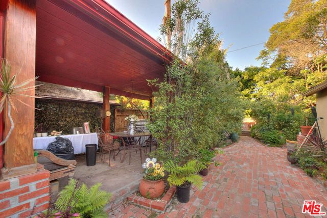 305 W Ellis Avenue, Inglewood, CA 90302